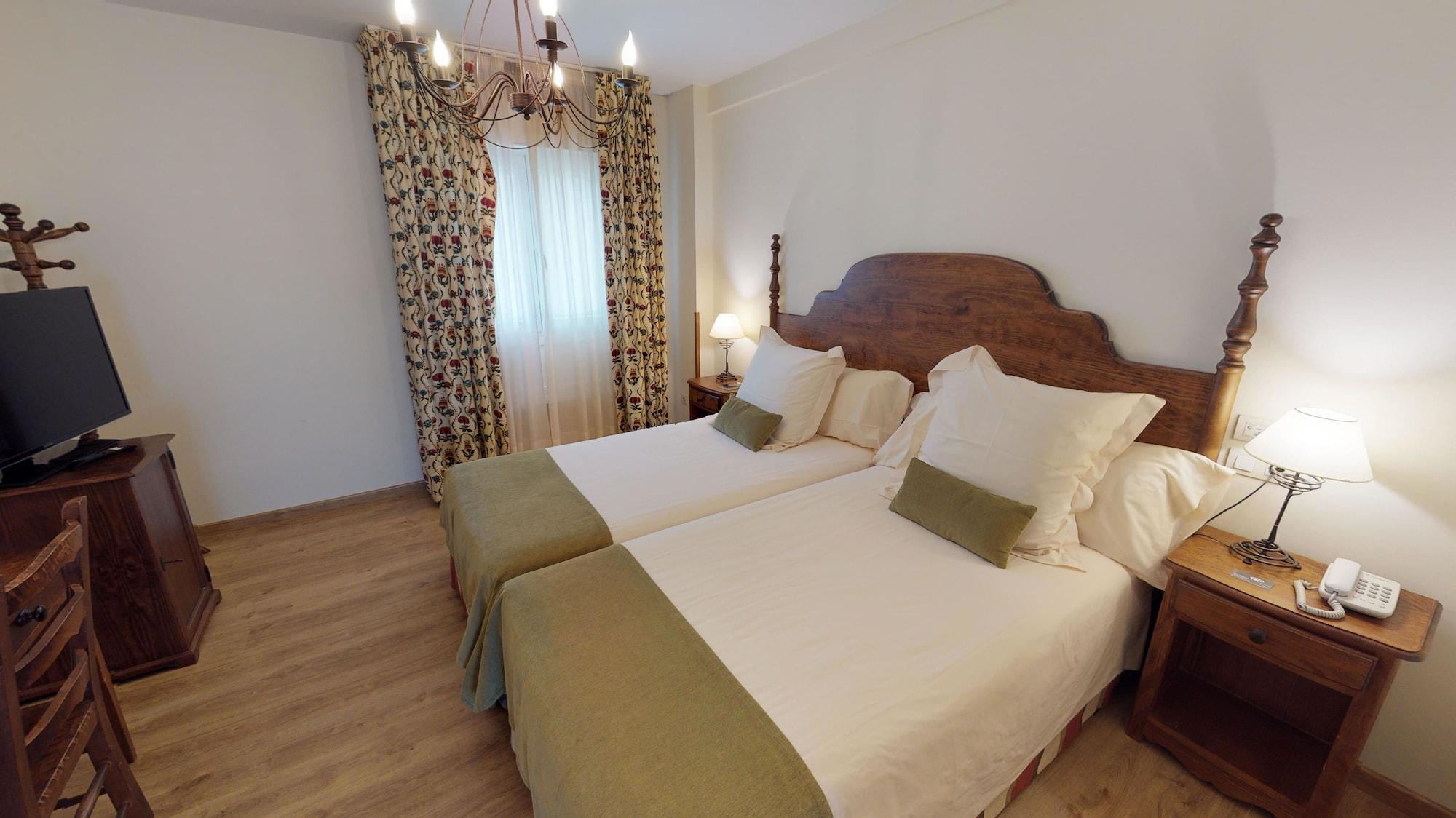 Hotel Virxe Da Cerca By Pousadas De Compostela Σαντιάγο ντε Κομποστέλα Εξωτερικό φωτογραφία