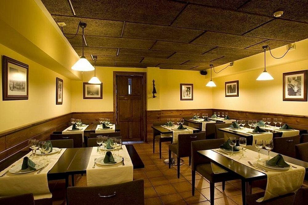 Hotel Virxe Da Cerca By Pousadas De Compostela Σαντιάγο ντε Κομποστέλα Εξωτερικό φωτογραφία
