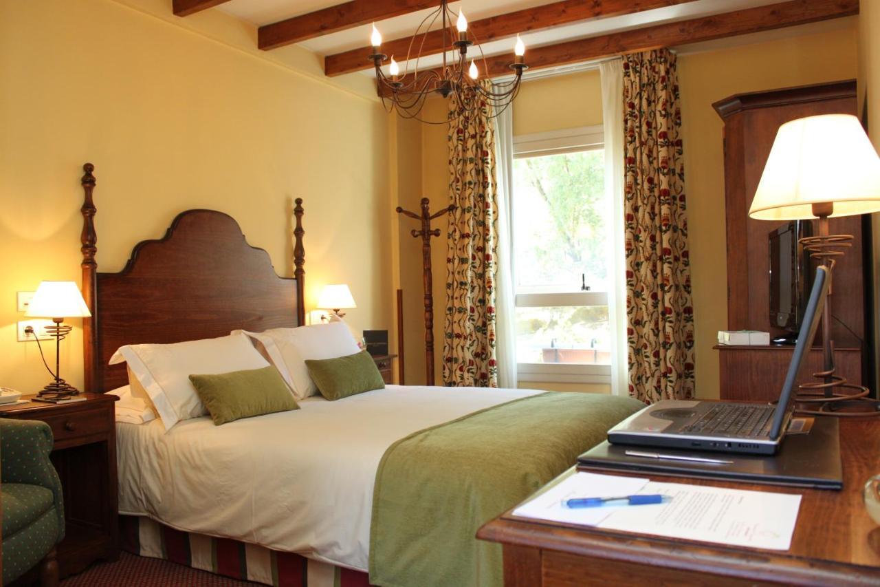 Hotel Virxe Da Cerca By Pousadas De Compostela Σαντιάγο ντε Κομποστέλα Δωμάτιο φωτογραφία
